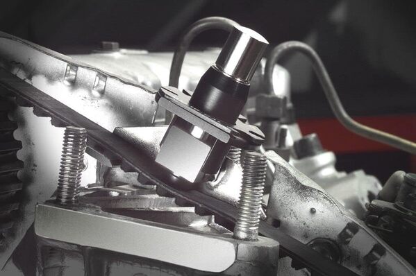 FACOM - Tensiomètre pour Courroie de Distribution - DM.16 - 6 Embouts Interchangeables - Calibre et Cale de Vérification - Outil de Réglage - Coffret Robuste - Outillage à Main